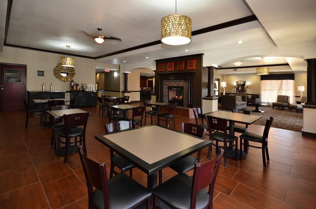 Best Western Plus Classic Inn And Suites Center Ресторан фото